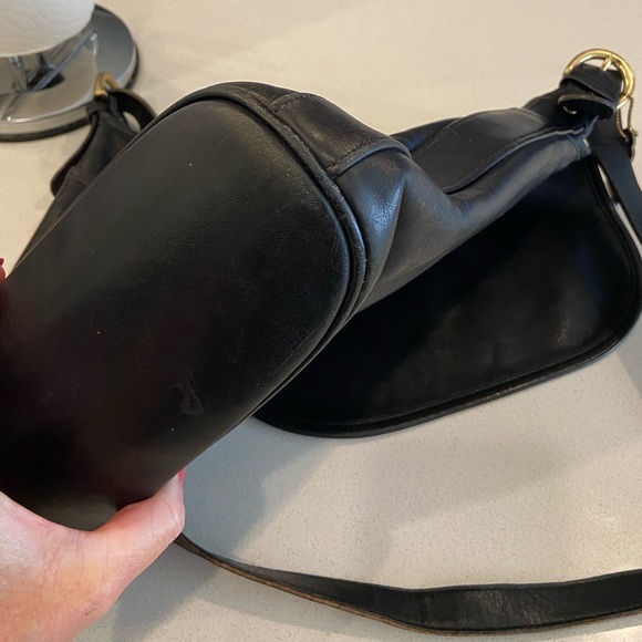 Vintage Coach Whitney, black with brass hardware - Picture 8 of 15